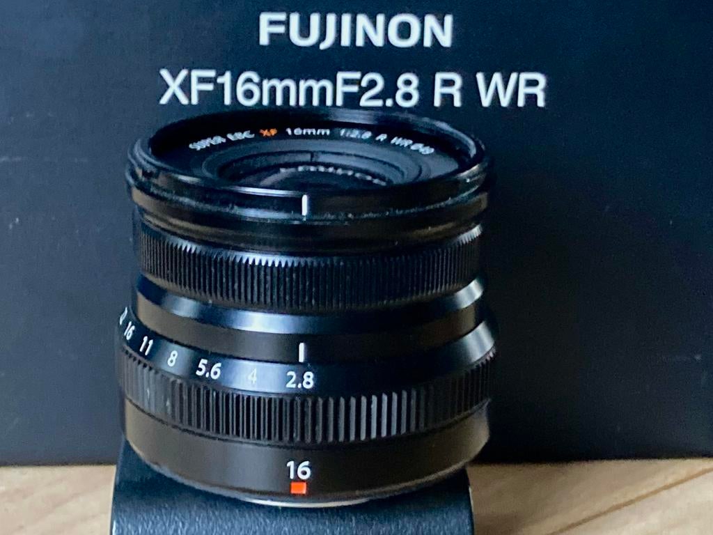 Fujinon 16 mm F2 WR, Audio, Tv en Foto, Ophalen of Verzenden, Gebruikt, Standaardlens