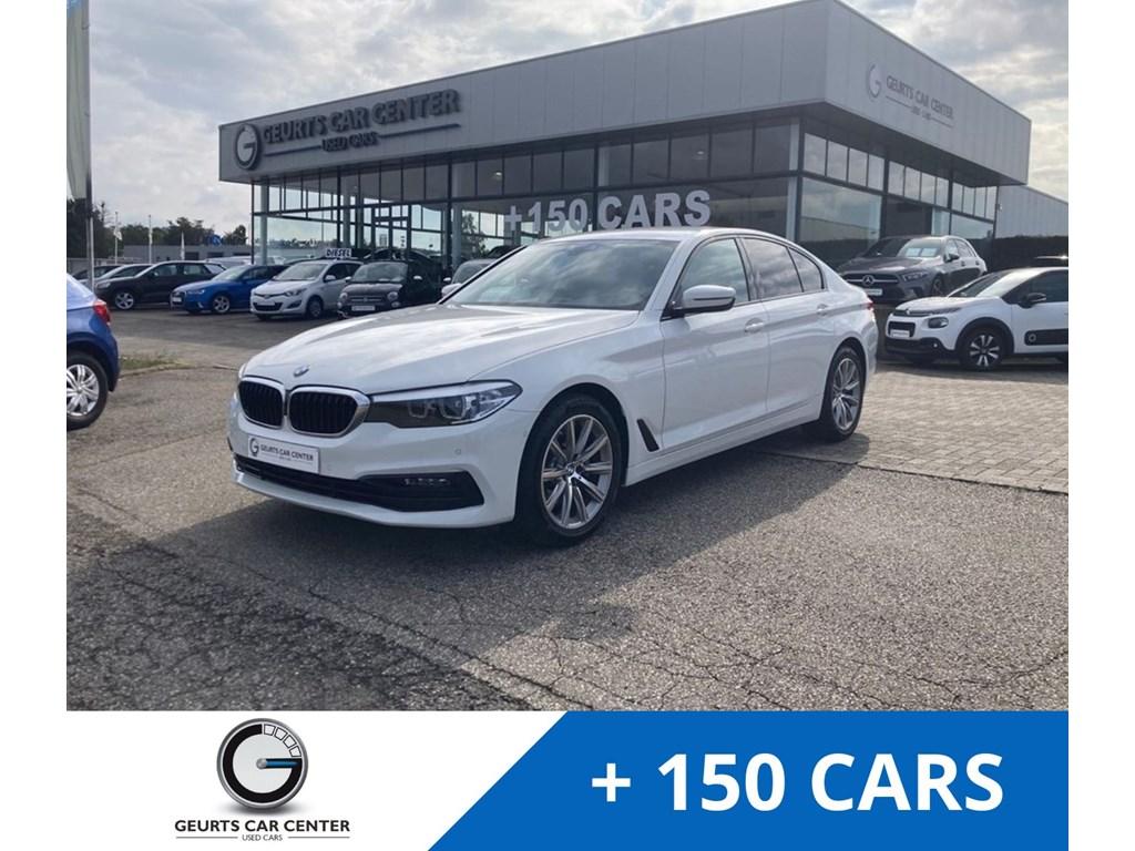 BMW 520 2.0 benzine - Sport Line - Leder - CarPlay, Automaat, 4 deurs, Zwart, https://public.car-pass.be/vhr/4144b147-7d46-4bbf-ad4c-9e1485109a85