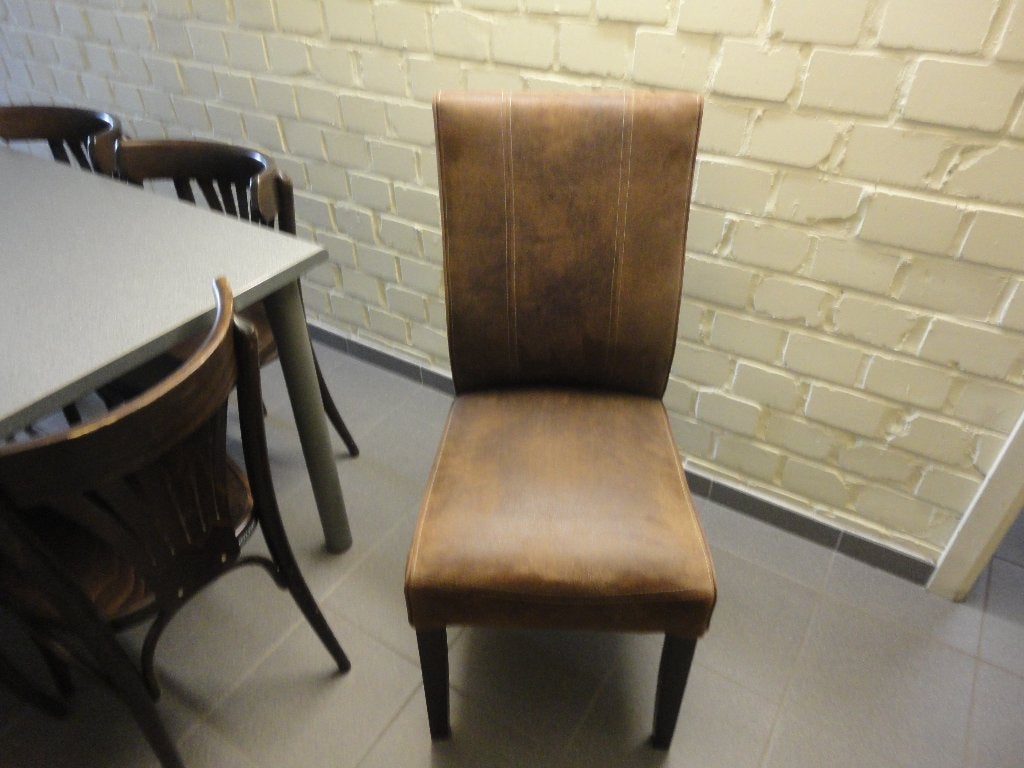 2 Stoelen met nubuckleder “ NIEUW “ amper gebruikt., Huis en Inrichting, Stoelen, Ophalen, Twee, Bruin, Nieuw