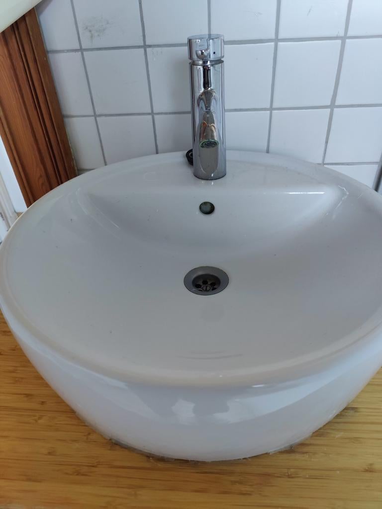 Vasque et mitigeur salle de bain / toilettes, Enlèvement