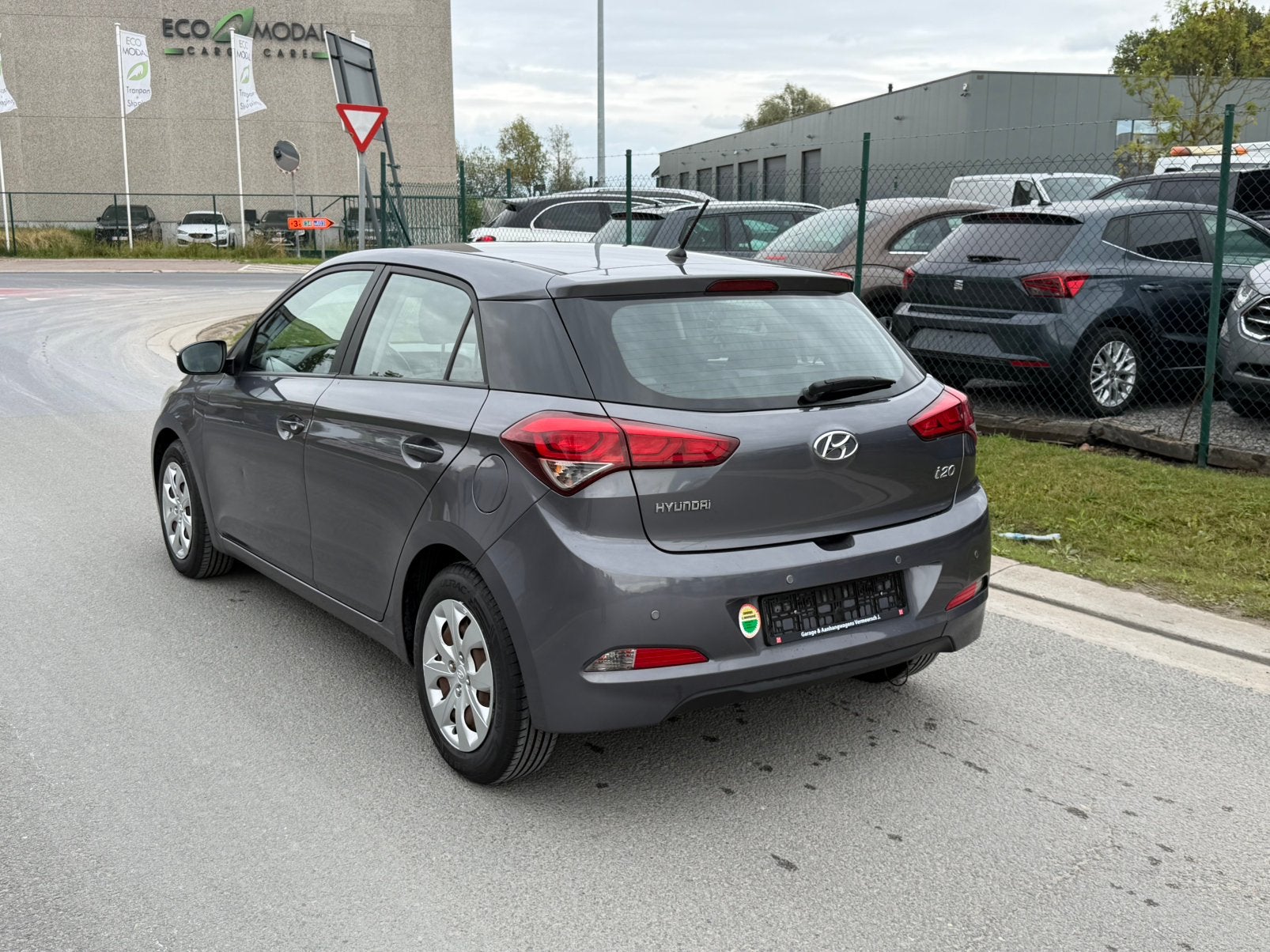 Hyundai i20 essence avec seulement 018 000 km + inspection, Autos, Achat, Euro 6, Entreprise, Boîte manuelle