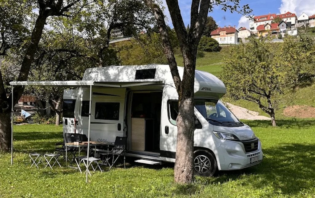 Pössl 2Win Vario H-Line - 5p!! – automaat - 2024 - 32000km, Caravans en Kamperen, Automaat, Buscamper of Camperbus, Fiat, Pössl