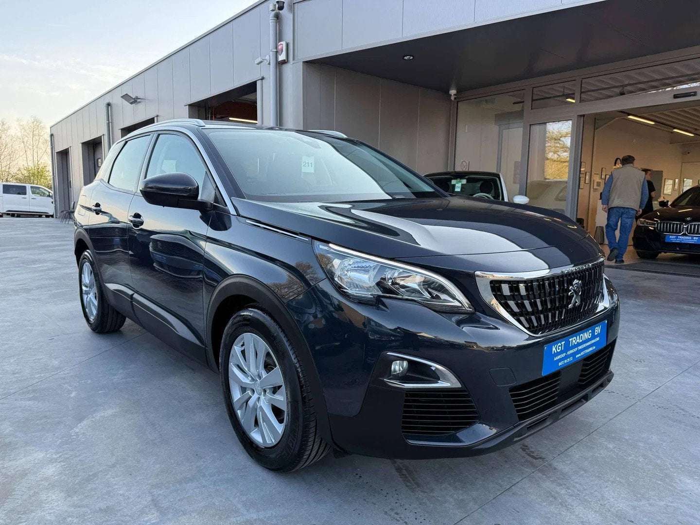 Peugeot 3008 1.2i 130PK OPENDAK NAVIGATIE CARPLAY CAMERA DAB, Stof, Gebruikt, 1199 cc, 5 deurs