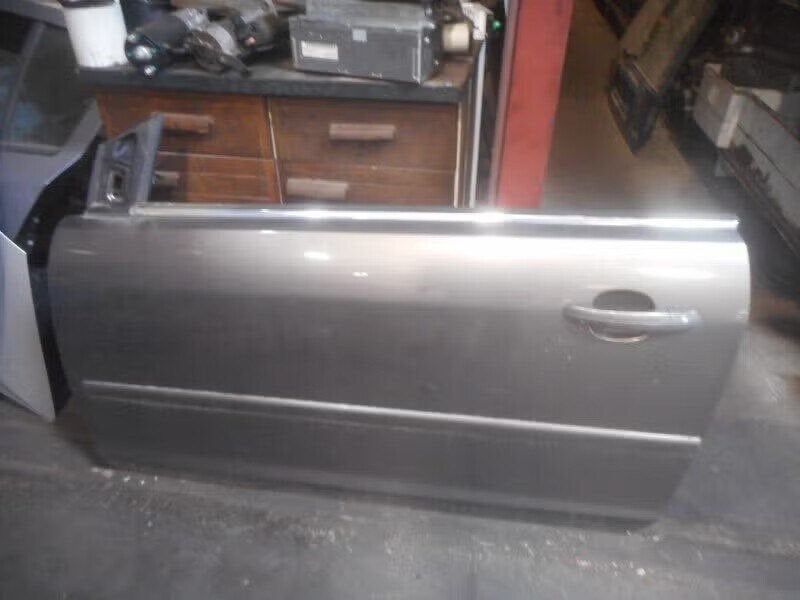 PORTIER LINKS Ford Focus 2 C+C (01-2006/09-2010), Enlèvement ou Envoi, Henry-Ford-Straße 1 50735 Köln, DE, Porte, Ford-Werke GmbH
