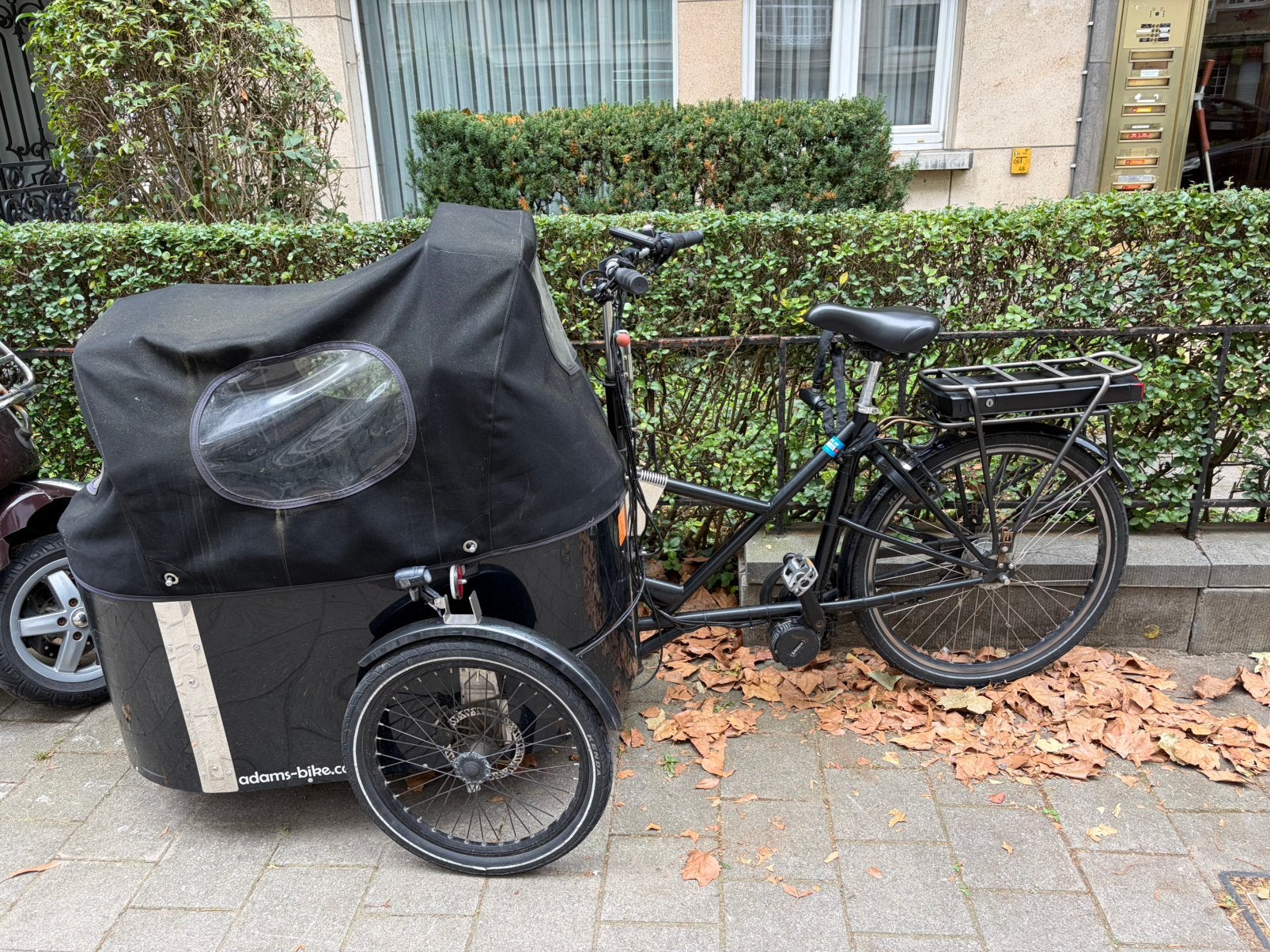 Nihola 4.0 E-Bike bakfiets 630Wh, 2100 km, met huif, Zo goed als nieuw, 47 tot 51 cm, 50 km per accu of meer, Ophalen