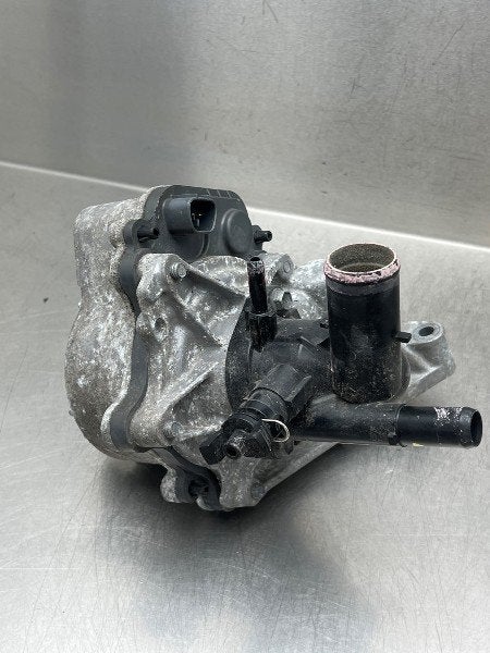POMPE A EAU Toyota Yaris III (P13) (01-2010/09-2020), Dhr. M. Roggen, Toyota, Stadsweg 37 37
9917 PV  WIRDUM GR., NL, Utilisé