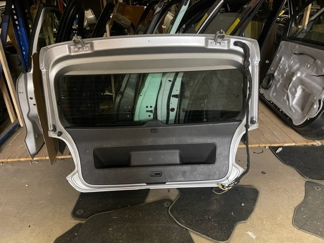 HAYON ARRIÈRE / MALLE LA7W Volkswagen Polo V (6R), Volkswagen, Volkswagen AG, Haillon arrière, Utilisé