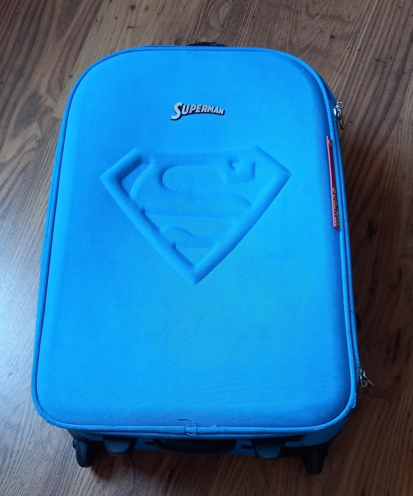 Trolley Superman de DC Comics, Enlèvement, Roulettes