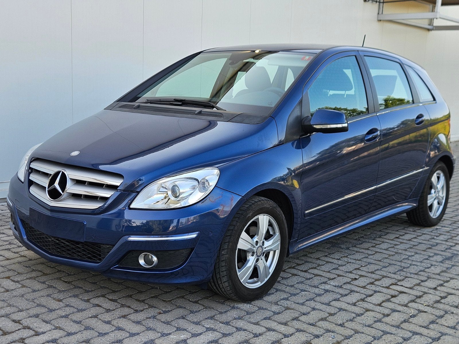 MERCEDES B180 ESSENCE- BOITE AUTOMATIQUE, Autos, Cuir, Achat, Entretenue par le concessionnaire, Vitres électriques