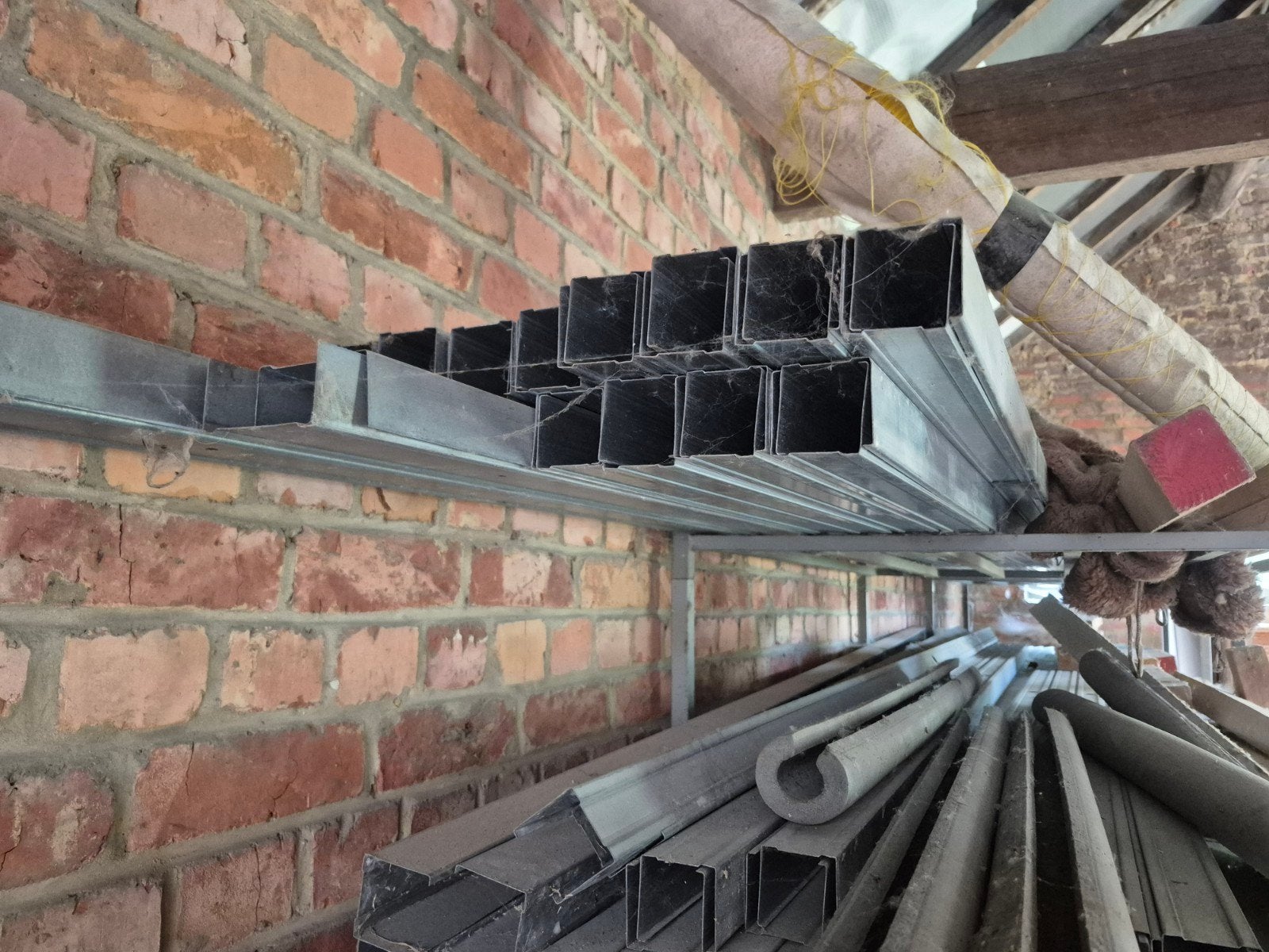 Metal stuts., Doe-het-zelf en Bouw, Ophalen