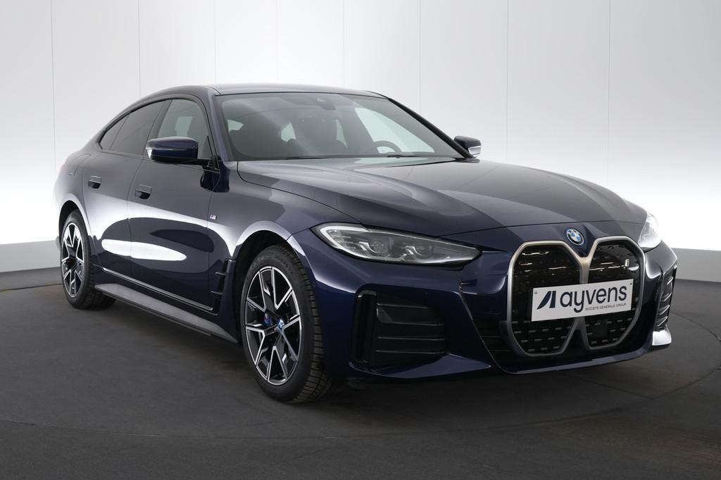 (2FJU966) BMW I4, Auto's, BMW, Achterwielaandrijving, Gebruikt, Blauw, Alcantara
