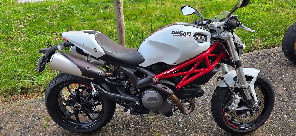 Ducati monster 796 ABS bj 2011, 800 cm³, 2 cylindres, Particulier, 12 à 35 kW