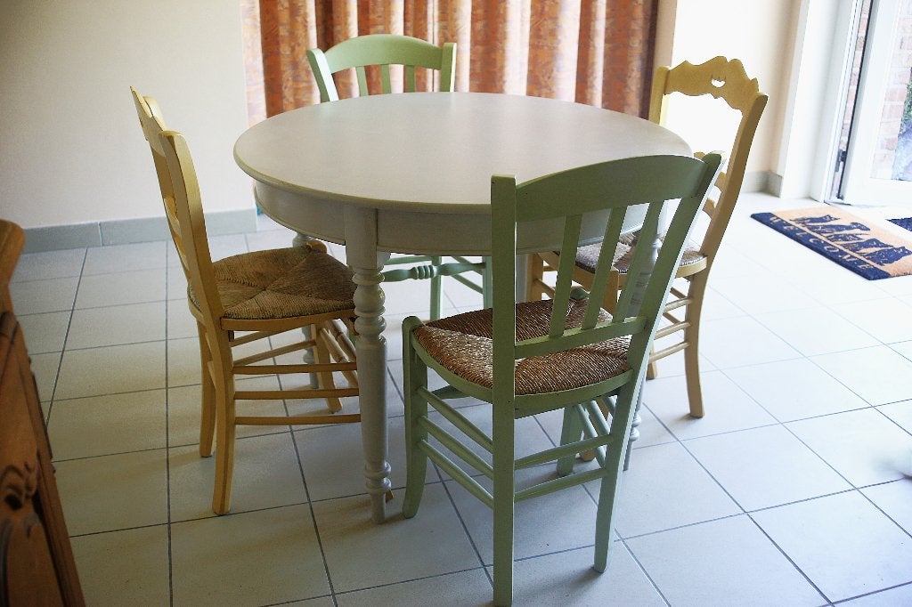 tafel en stoelen, Ophalen, Gebruikt, Rond, Vier personen