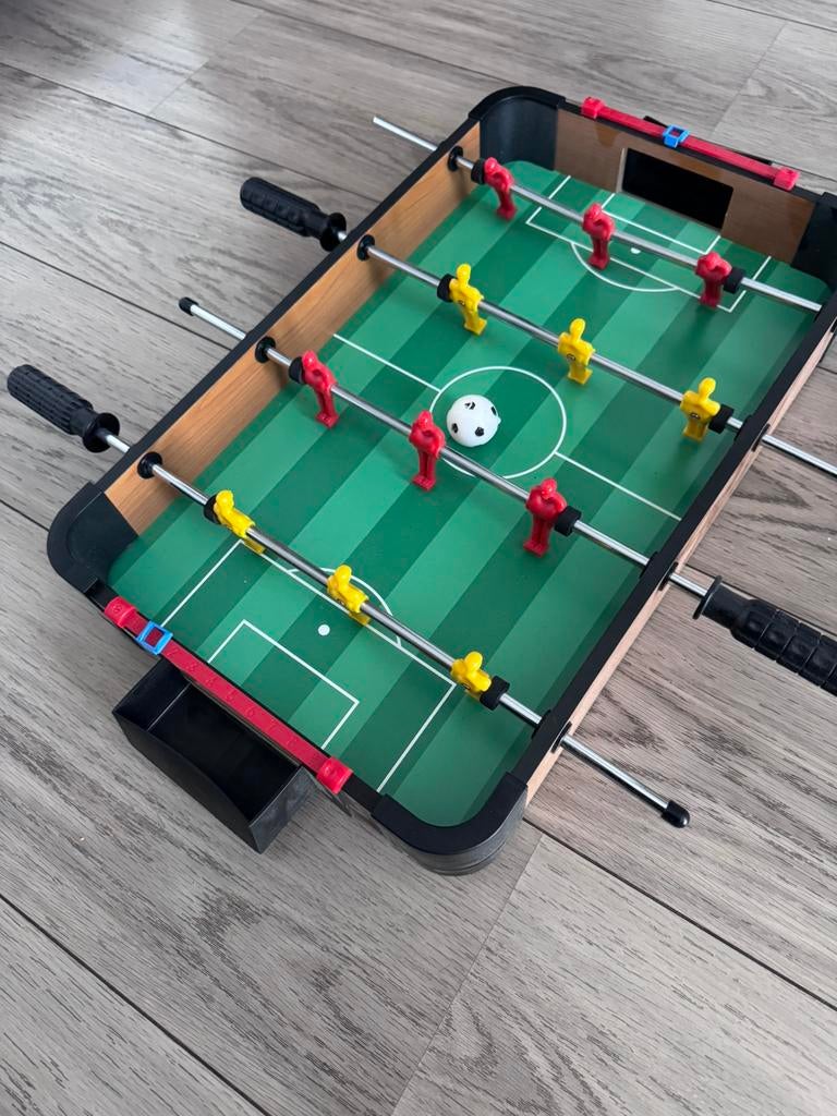 Mini voetbal tafel, Kinderen en Baby's, Speelgoed | Voetbaltafels, Ophalen, Zo goed als nieuw