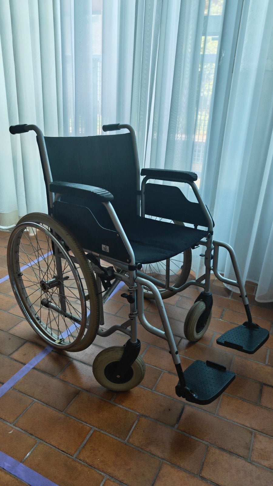 Fauteuil roulant Meyra Ortopedia — pliable, manuel, Divers, Enlèvement