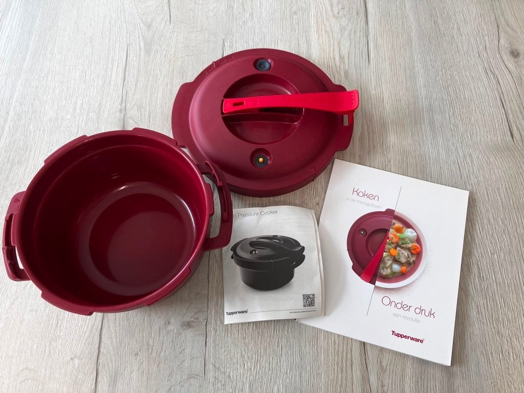 Tupperware Micro Pressure Cooker + Kookboek, Met deksel, Overige typen, Nieuw, Ophalen of Verzenden