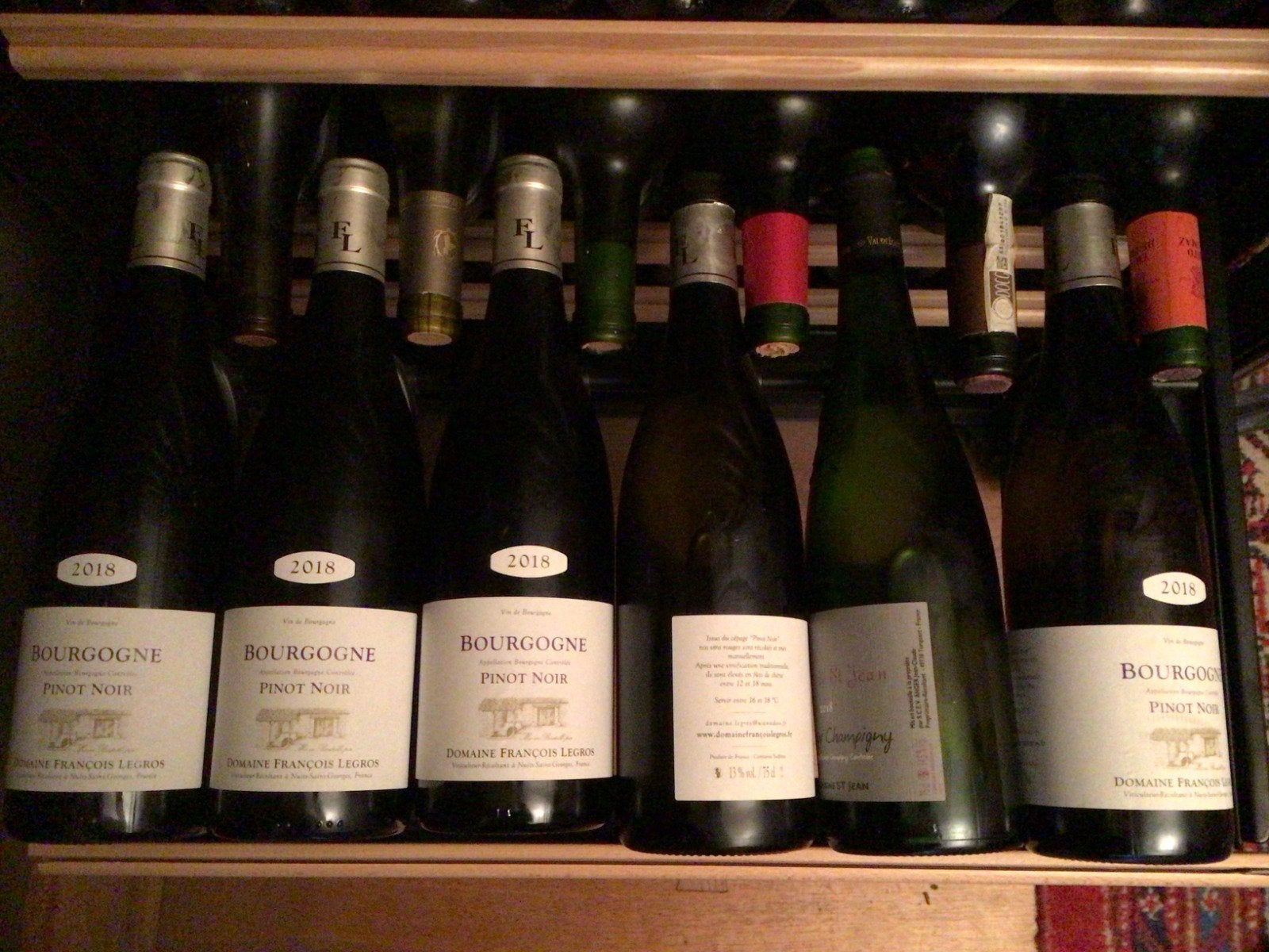 Premium Wijncollectie (24) – Bordeaux, Volnay (Eurocave), Verzamelen, Ophalen, Italië