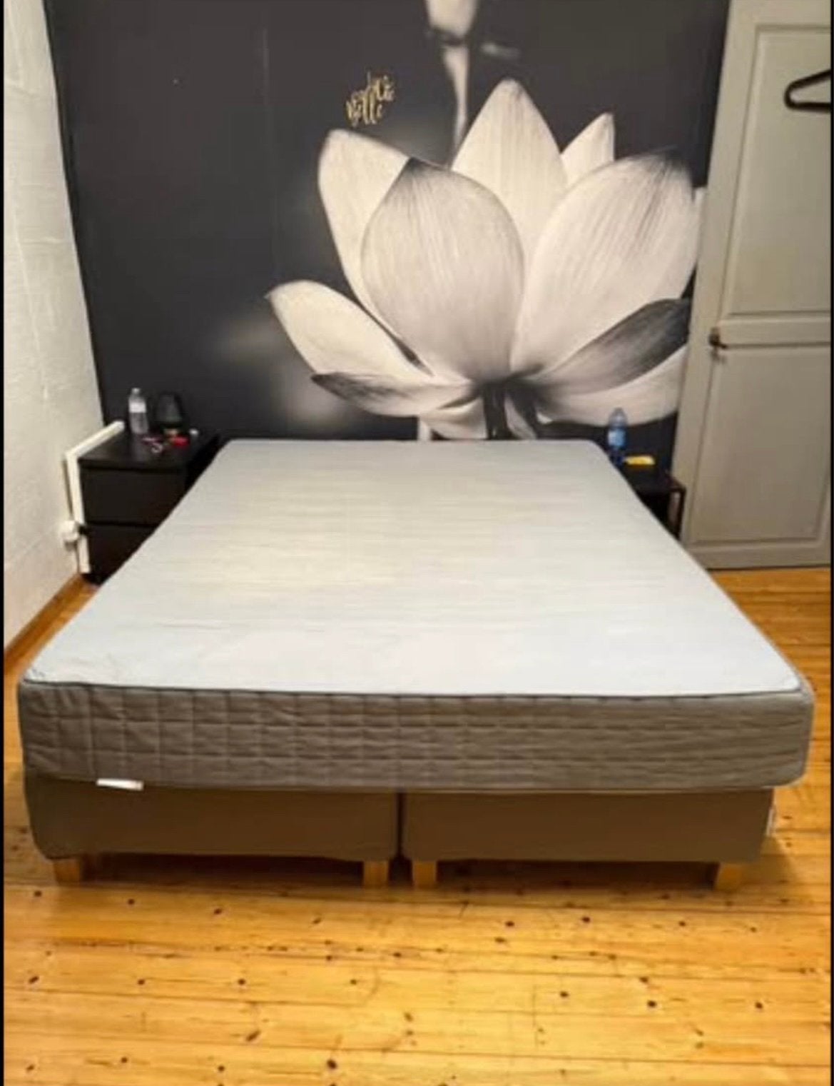 Lit double complet (lit + sommier + matelas), Enlèvement, Comme neuf