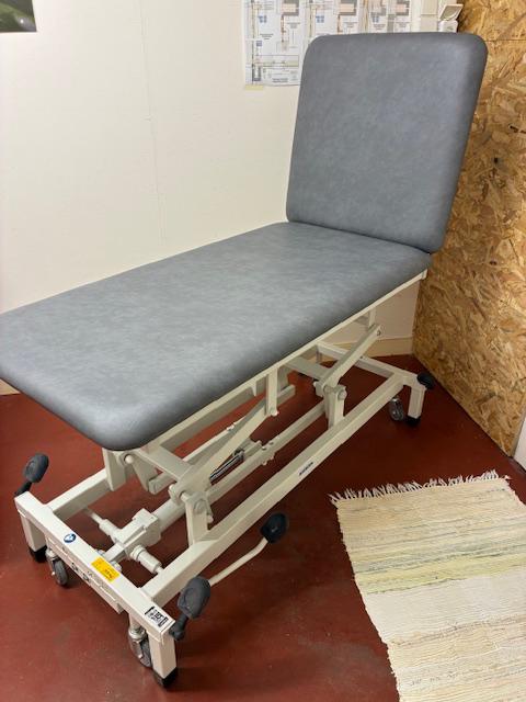 Kinebank/verzorgingstafel, Ophalen, Zo goed als nieuw, Massagetafel