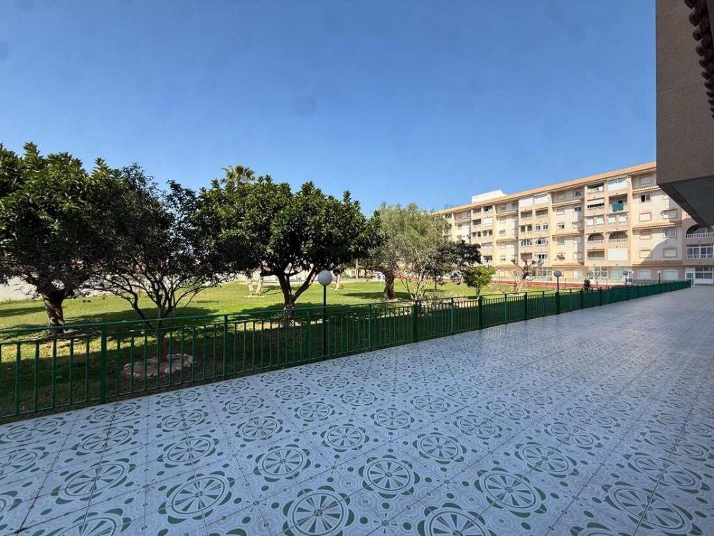 Gerenoveerd appartement in Torrevieja, Torrevieja, Spanje, 2 kamers, 52 m²