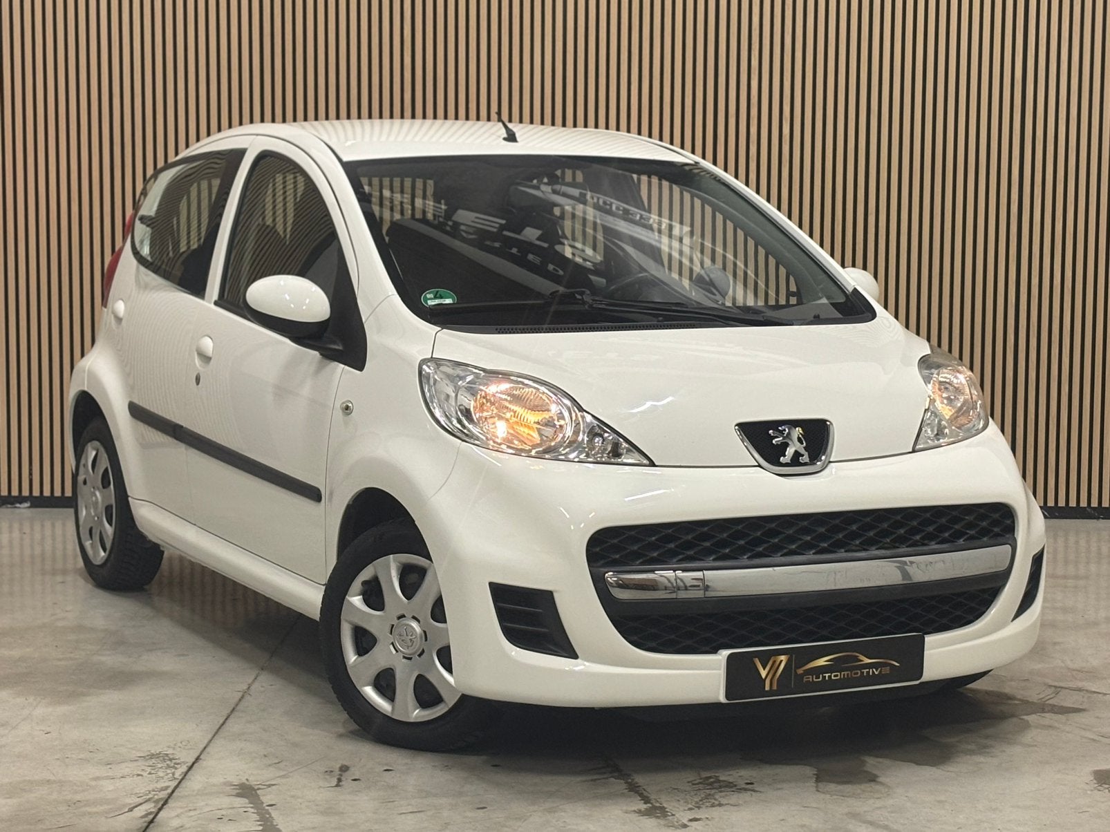 Peugeot 107 filou uitvoering 1.0 benzine 1jaar garantie, Autos, Achat, 50 kW, Vitres électriques, Entreprise