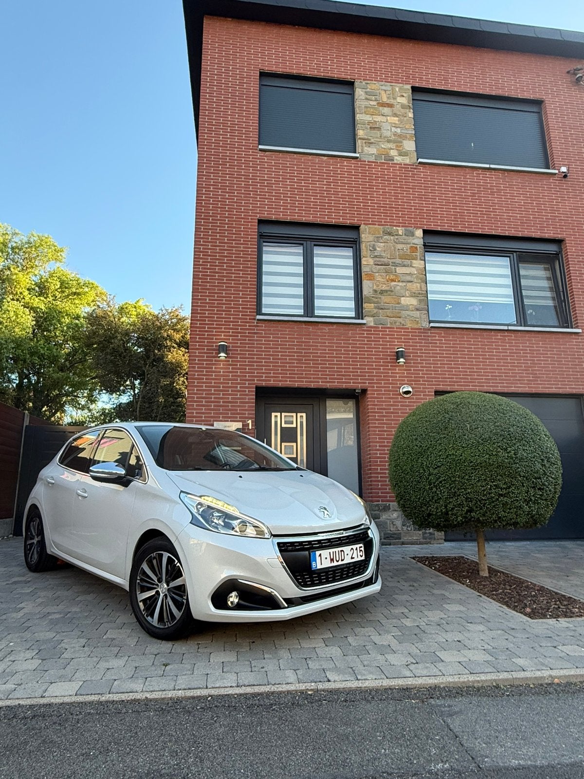 Superbe Peugeot 208 essence full Led clim Bluetooth etc…, Achat, Euro 6, Boîte manuelle, Noir