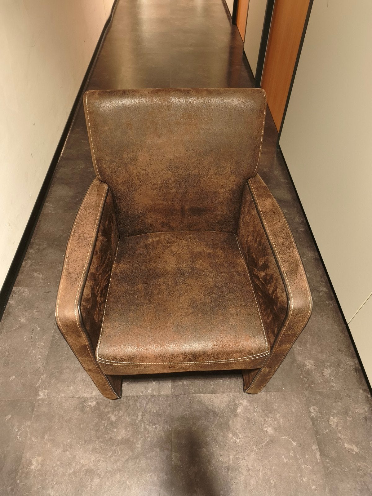 Suède eetkamerstoelen bruin, Huis en Inrichting, Stoelen, Ophalen, Overige materialen, Gebruikt, Bruin