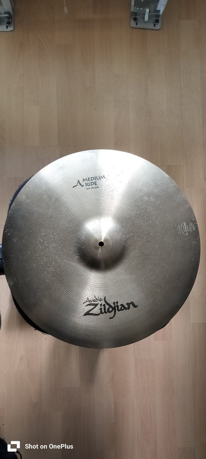 zildjian avedis medium ride 20, Musique & Instruments, Batteries & Percussions, Enlèvement, Utilisé