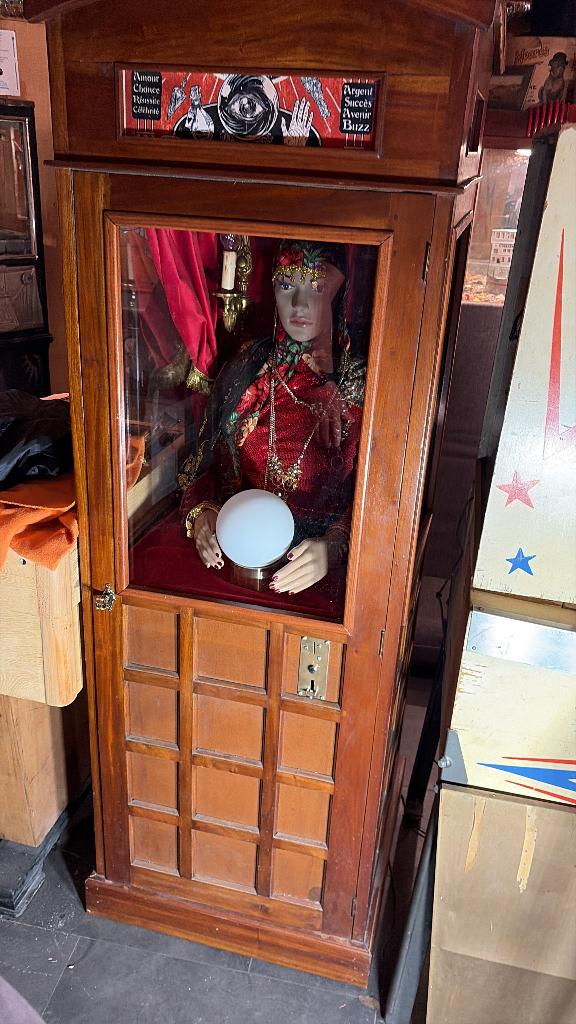 Horoscoop: Kermisautomaat, Verzamelen, Automaten | Gokkasten en Fruitautomaten, Zo goed als nieuw, Met sleutels, Ophalen