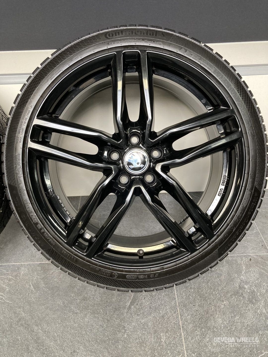19” Skoda Karoq sport velgen + winterbanden 5x112 235/40/19, 19 inch, Gebruikt, -, -