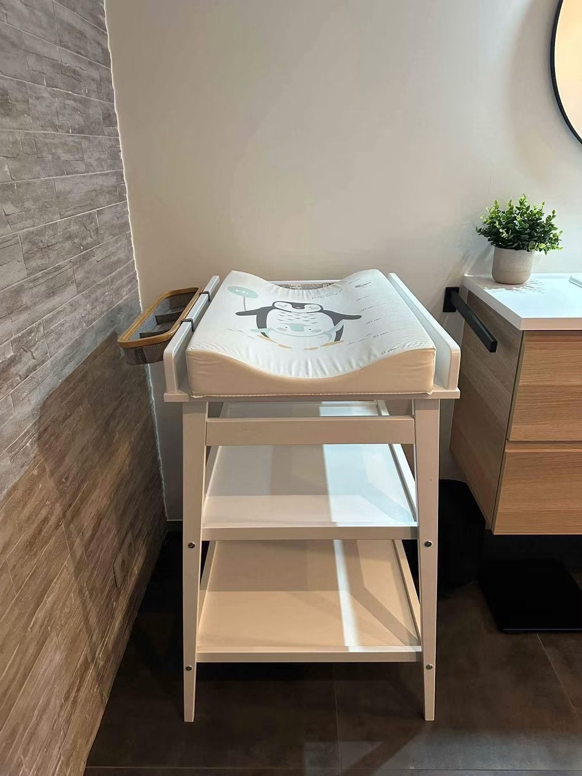 Luiertafel Quax met kussen en Quax hangbakje/mandje, Ophalen, Zo goed als nieuw