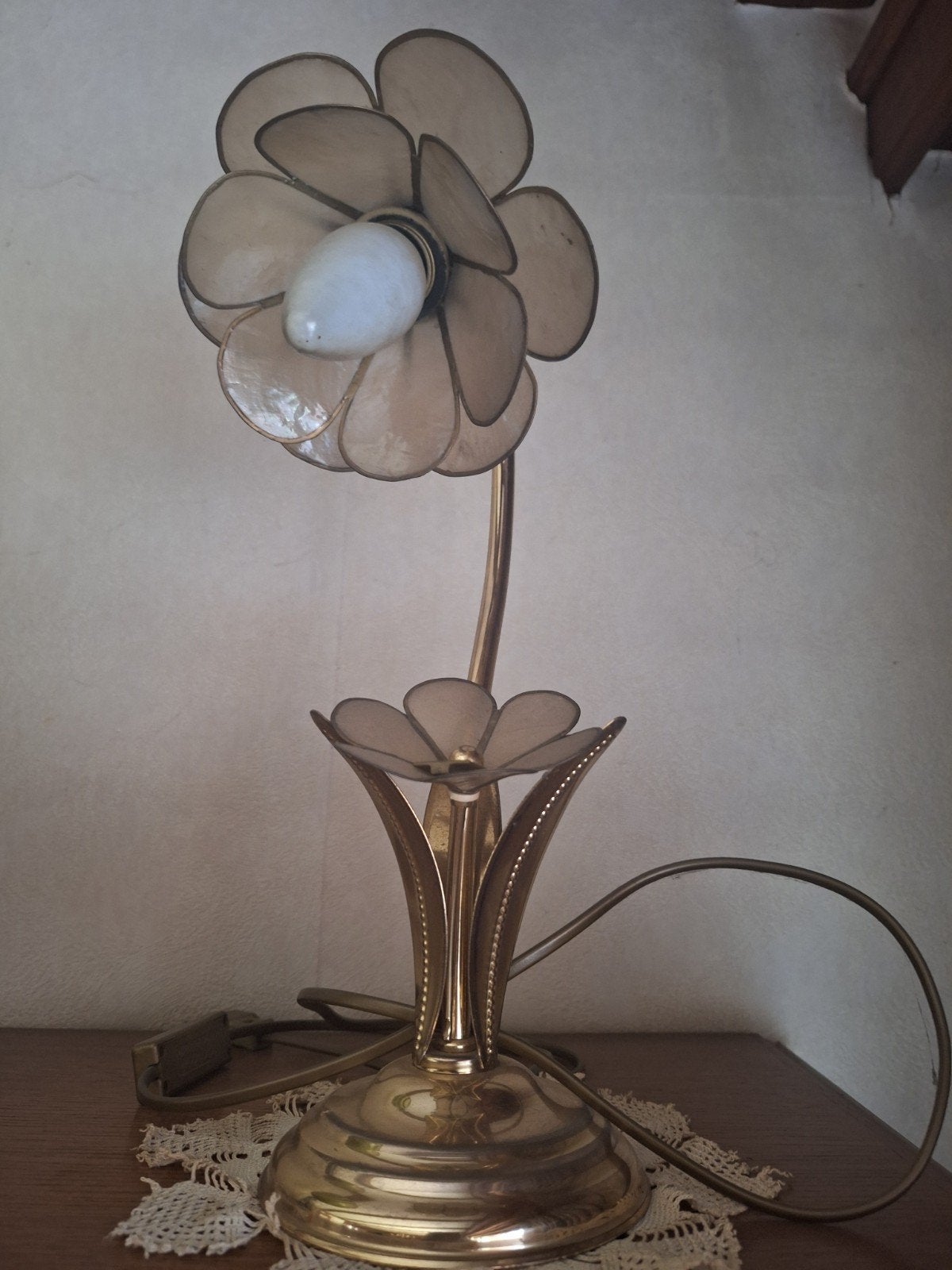 messing tulpvormige lamp, Ophalen