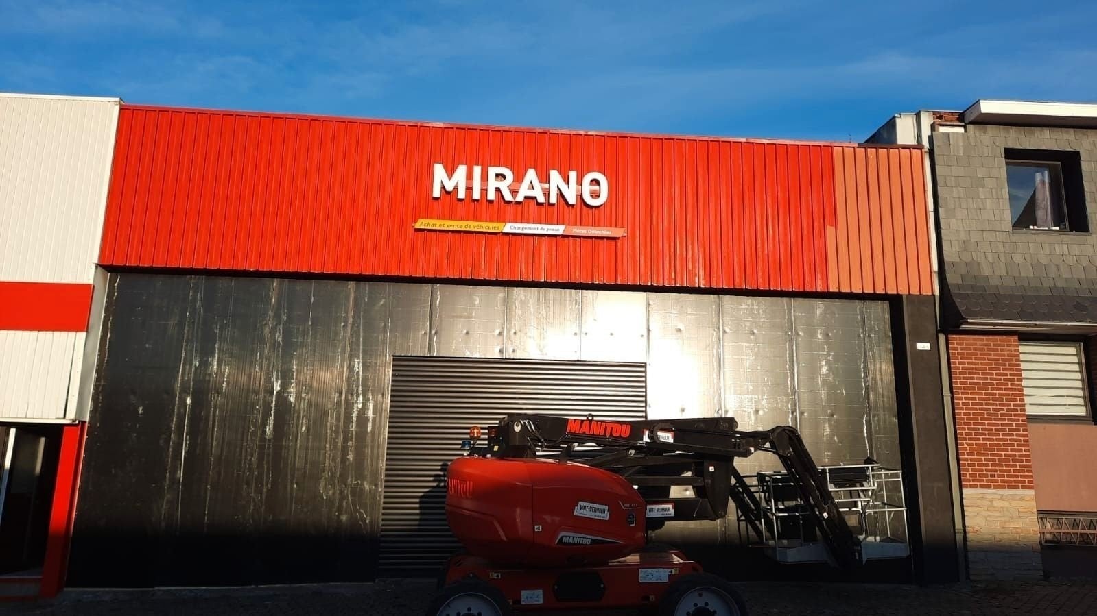 Garage, Station-service, Entrepôt, Boutique à louer, Articles professionnels, 1500 m², Location, Espace commercial