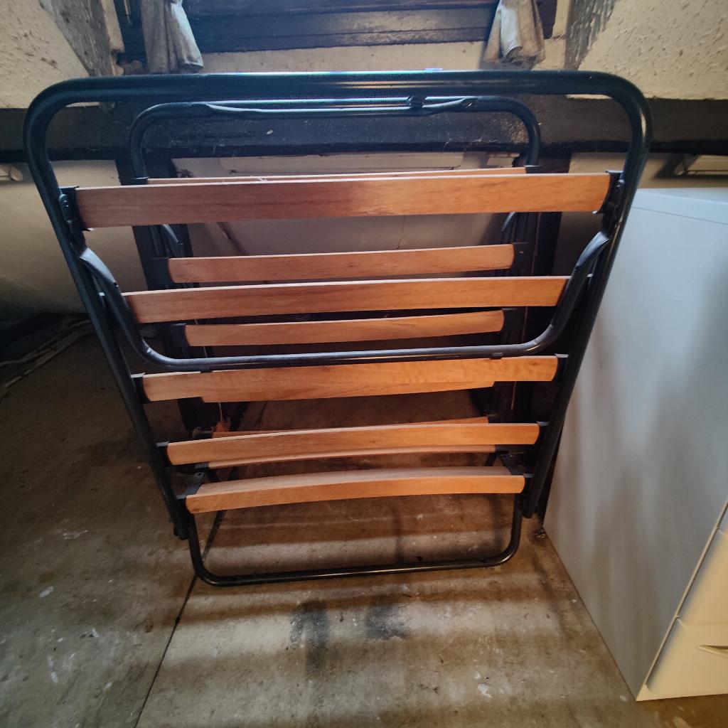 Logeerbed, Huis en Inrichting, Slaapkamer | Bedden, Ophalen