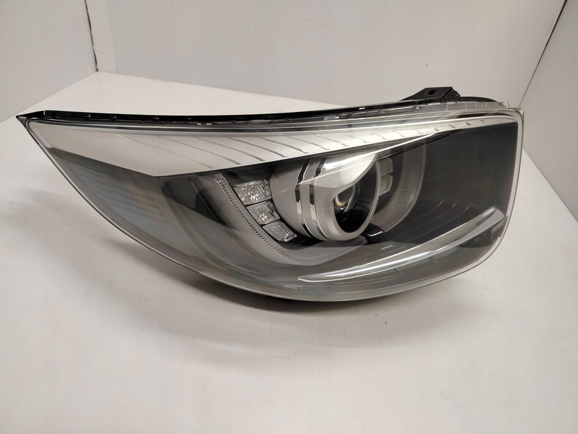 KIA Picanto III Koplamp Rechts KIA, Auto-onderdelen, Heolleung-ro 12
06797  Seoul, Info@kia.com, Kia Corporation, Gebruikt