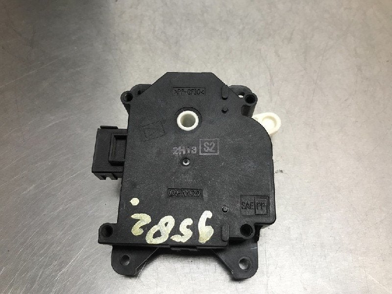 ACTIONNEUR MOTEUR VOLET CHAUFFAGE Jazz (GE) (|1138002340|), Utilisé, Honda
