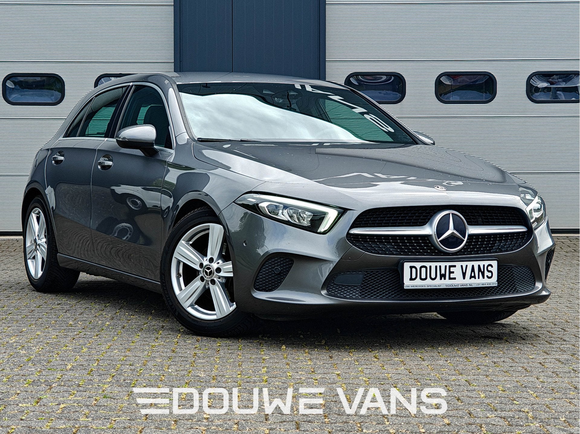 Mercedes-Benz A-Klasse 180 Automaat AmbienteVerli. Led MBUX, Auto's, Mercedes-Benz, Dealer onderhouden, Gebruikt, 4 cilinders