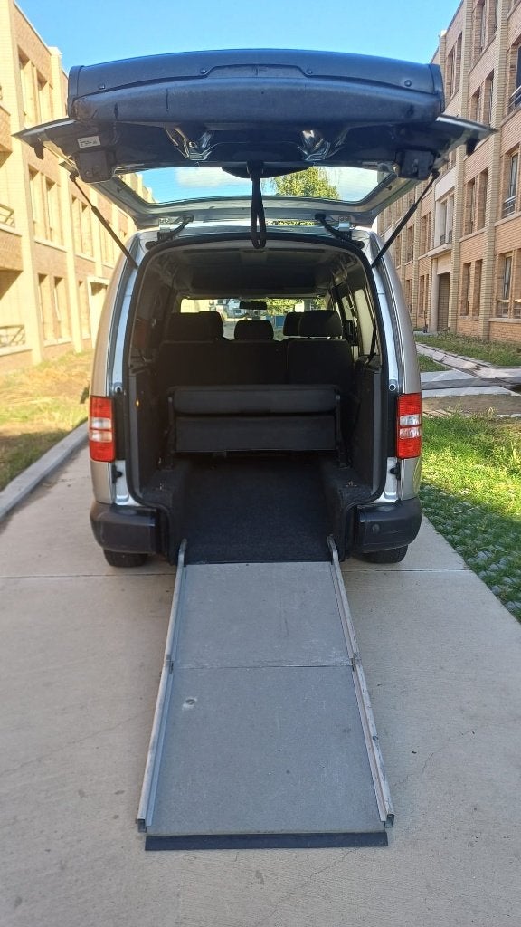 Volkswagen Caddy Maxi Rolstoel aangepast 7 Zitplaatsen, Voorwielaandrijving, Zwart, 7 zetels, 5 deurs
