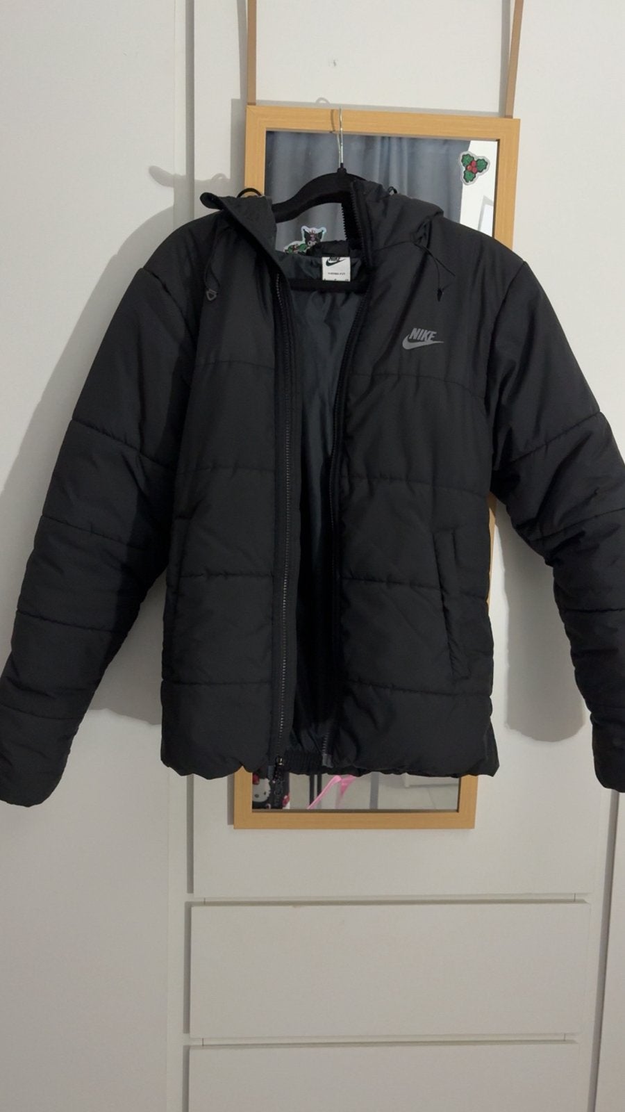 Nike winterjas, Ophalen, Zo goed als nieuw, Maat 46 (S) of kleiner, Zwart