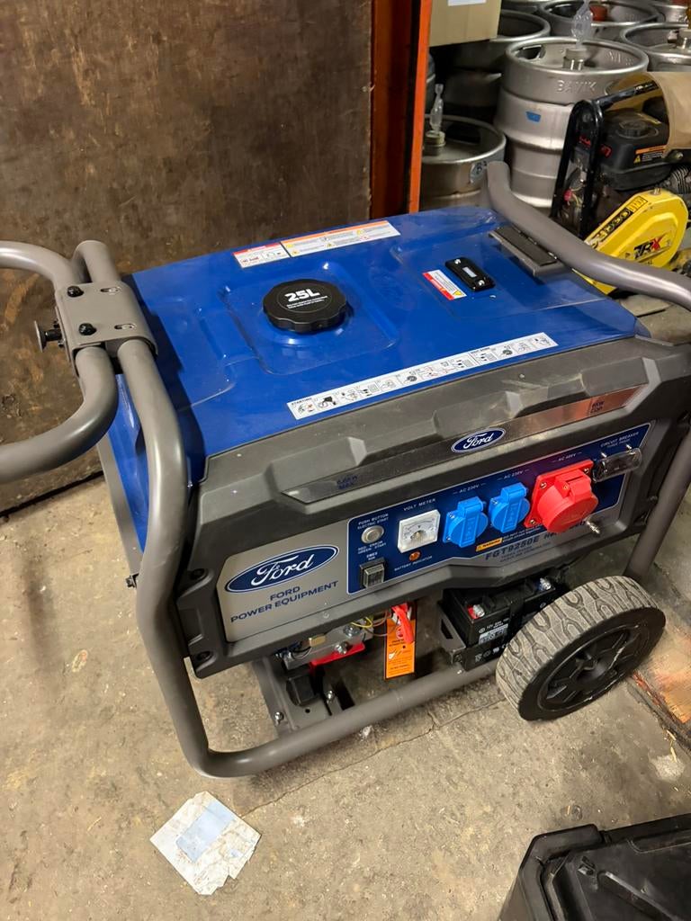 Nieuwe Generator FG9250E 3-Phase, Bricolage & Construction, Enlèvement, Comme neuf