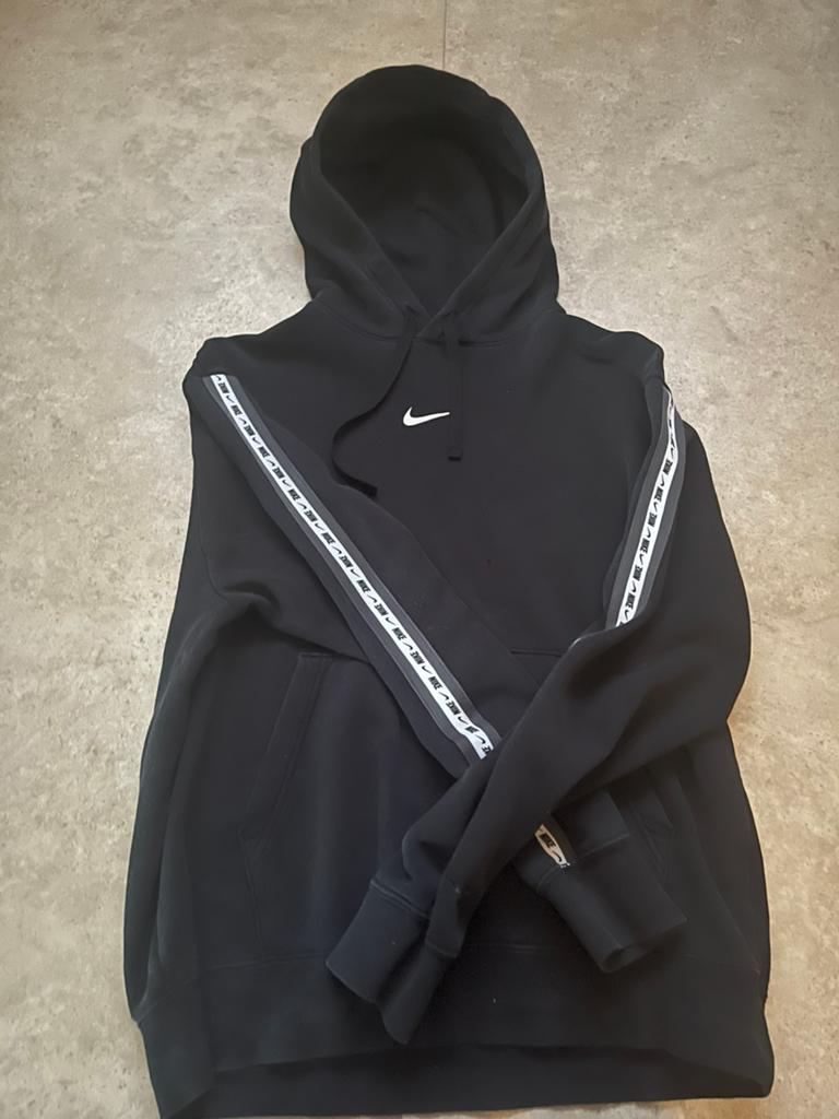 pull / sweat nike taille M en bon etats, Vêtements | Hommes, Pulls & Vestes, Enlèvement, Comme neuf, Taille 48/50 (M), Noir