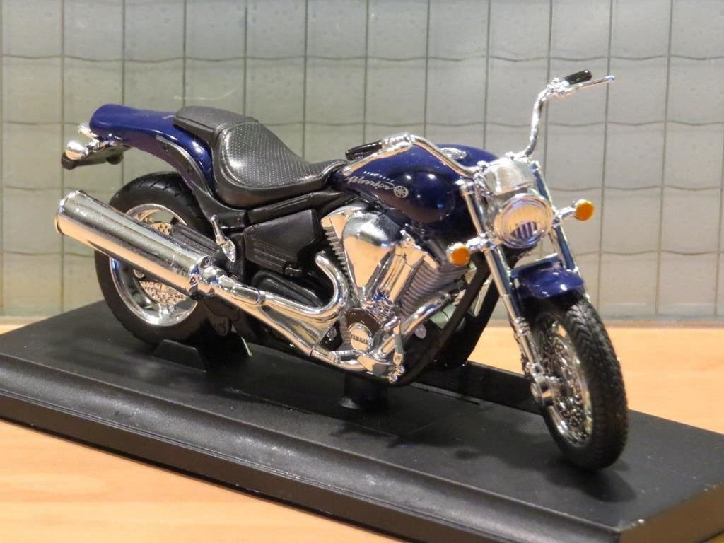 Yamaha Road star Warrior 1:18 12156 welly, Enlèvement ou Envoi, Neuf, Moteur, Welly