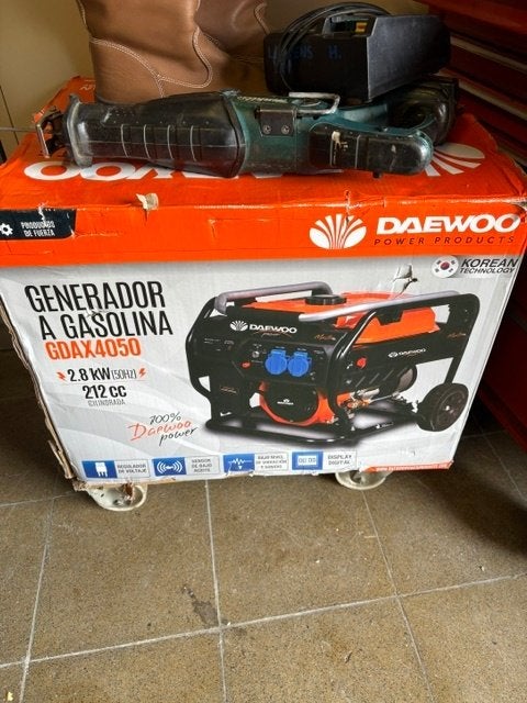Nouveau groupe électrogène à essence DAEWOO GEDAX4050, Bricolage & Construction, Générateurs, Neuf, Essence, Démarrage électrique