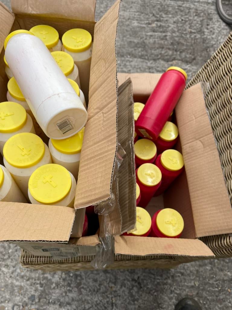 Noveen kaarsen doos 12 st  = 18 € . (1 kaars brand 9 dagen)., Ophalen, Overige materialen, Wit, Nieuw