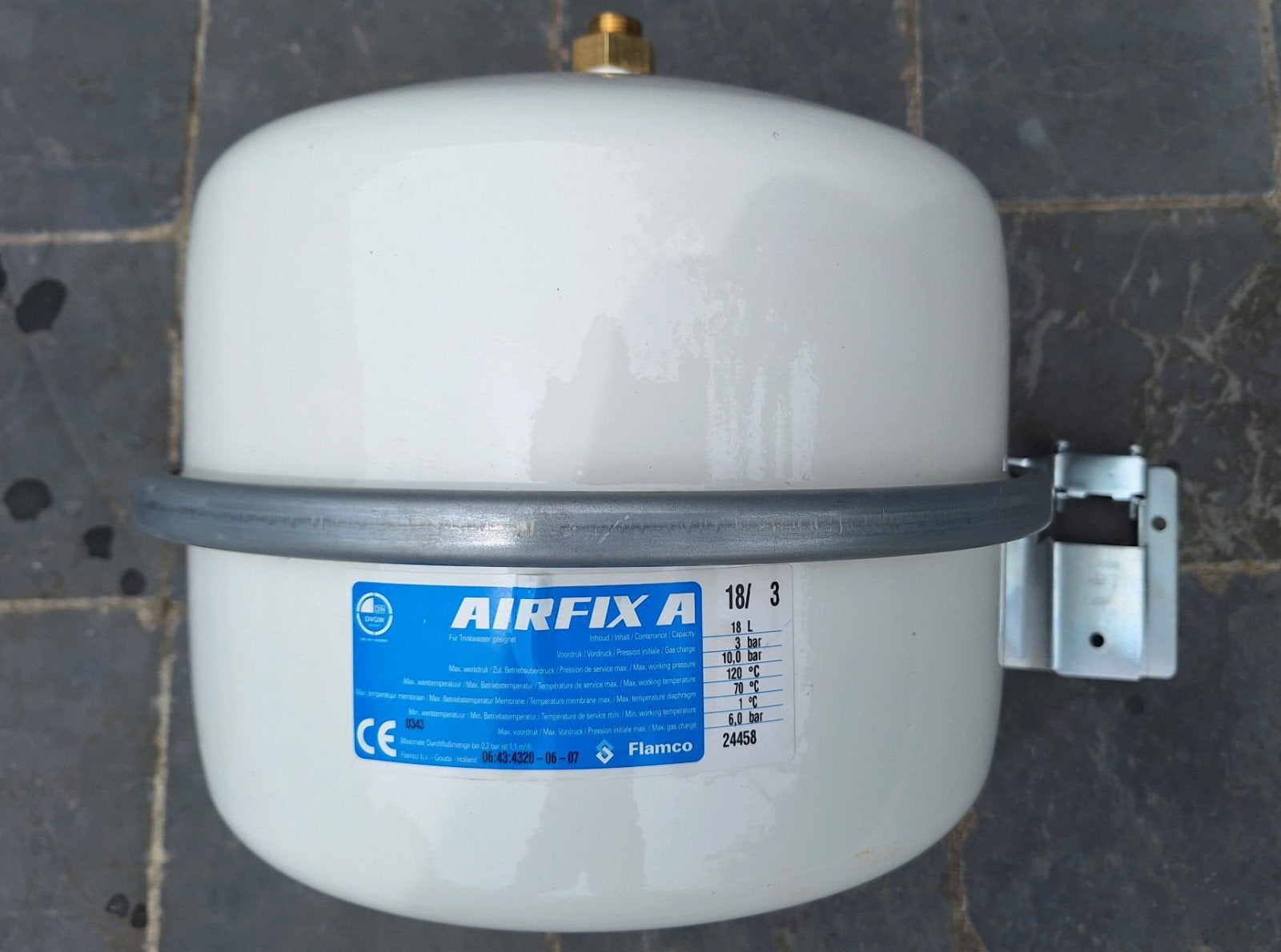 Flamco airfix, vase d'expansion, 18l + fixation, Bricolage & Construction, Chauffe-eau & Boilers
