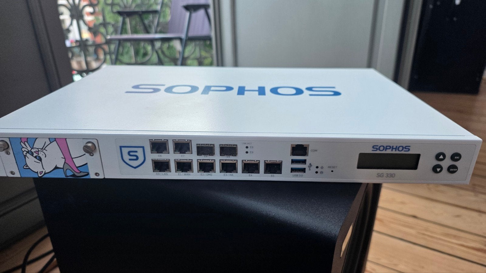 Sophos SG330 + Noctua fans (OPNsense), Computers en Software, Netwerk switches, Ophalen