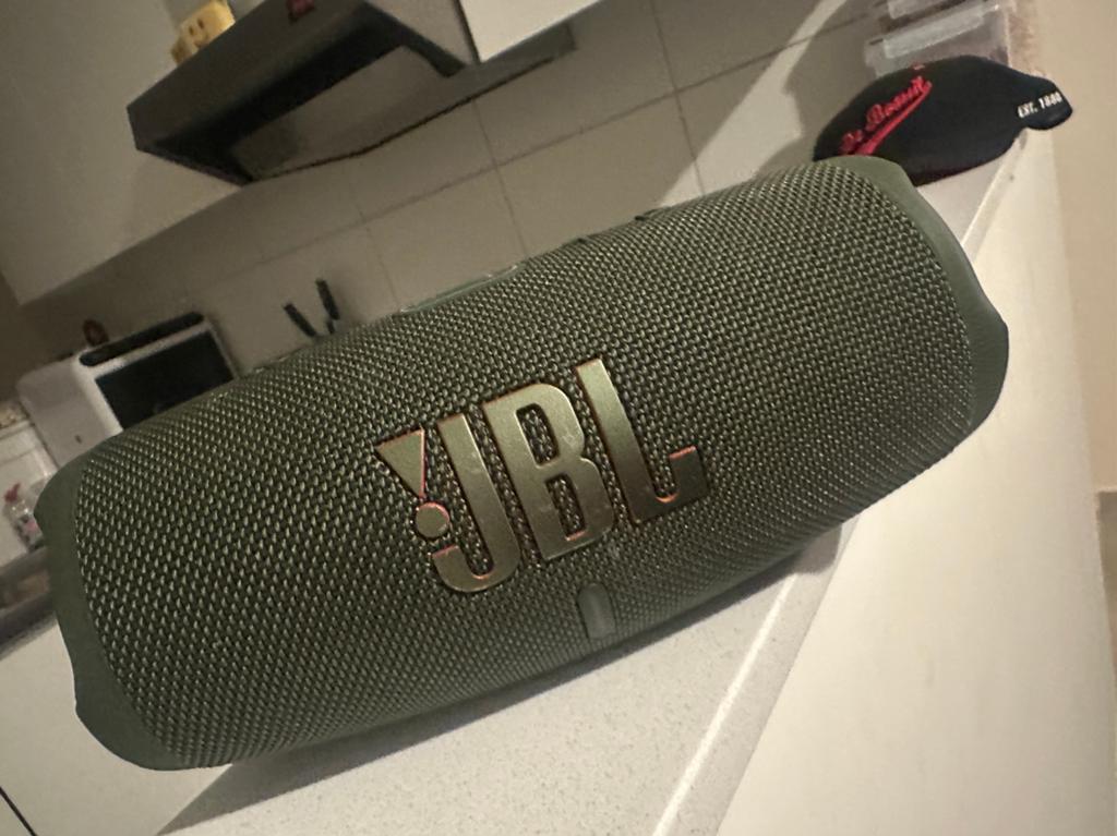 Jbl charge 5, Ophalen of Verzenden, Zo goed als nieuw, JBL