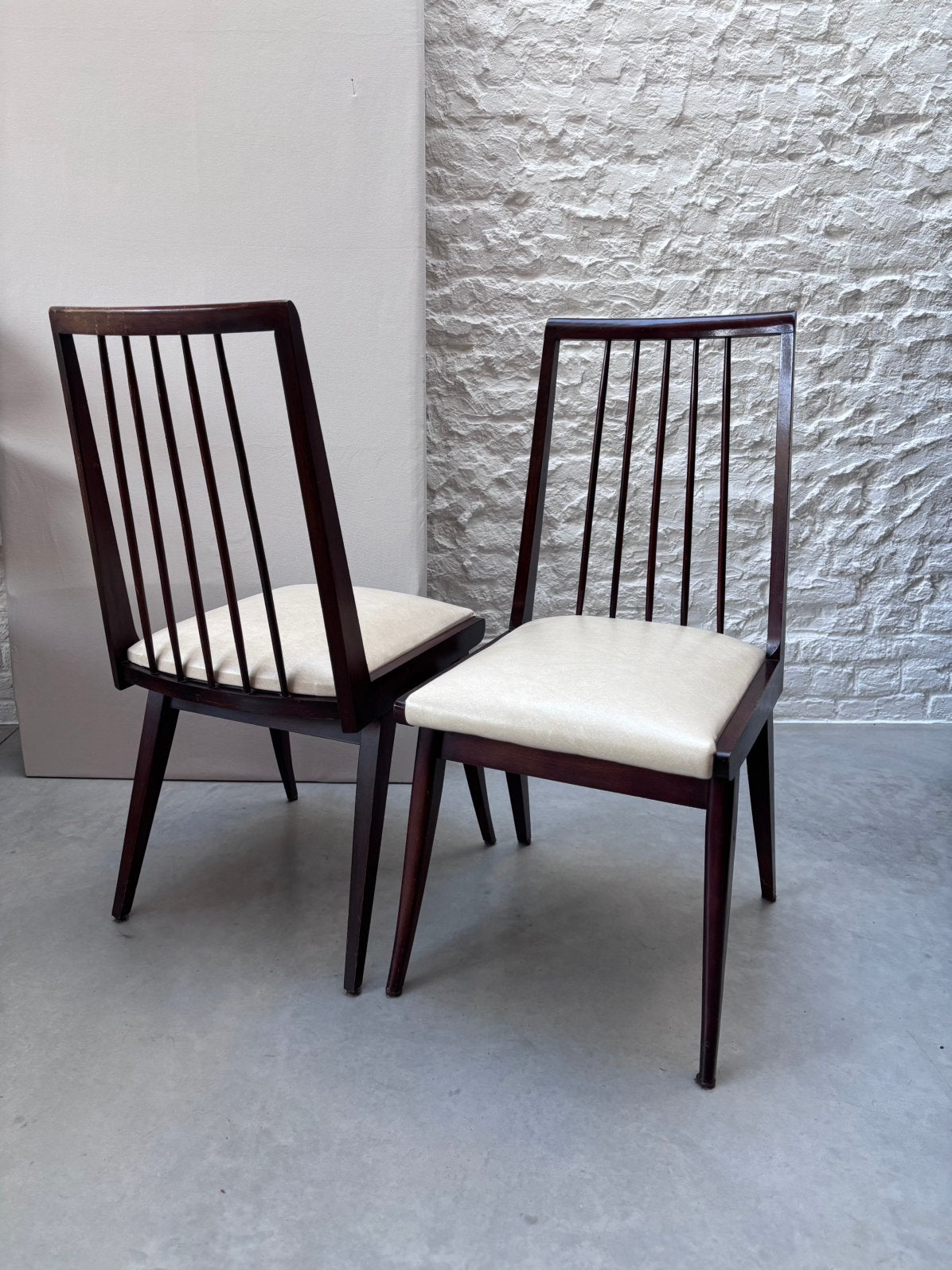 2 chaises vintage du milieu du siècle avc barres verticales., Maison & Meubles, Deens degisn vintage, Deux, Enlèvement, Utilisé