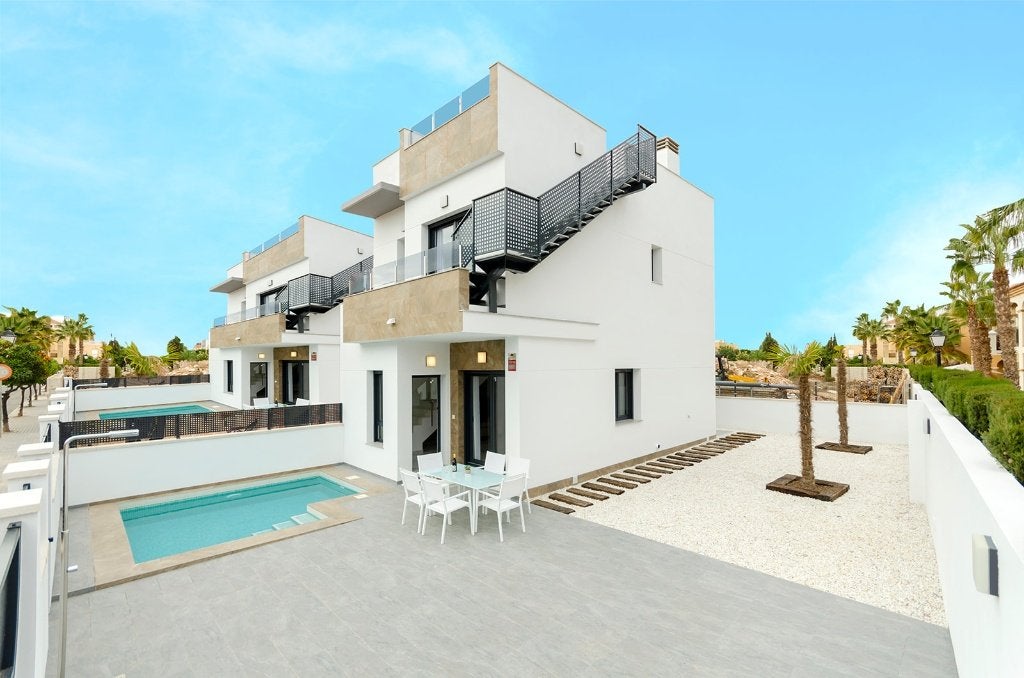 Dernière villa/zone résidentielle  à Torrevieja, Immo, Torrevieja, Maison d'habitation, 126 m², 4 pièces