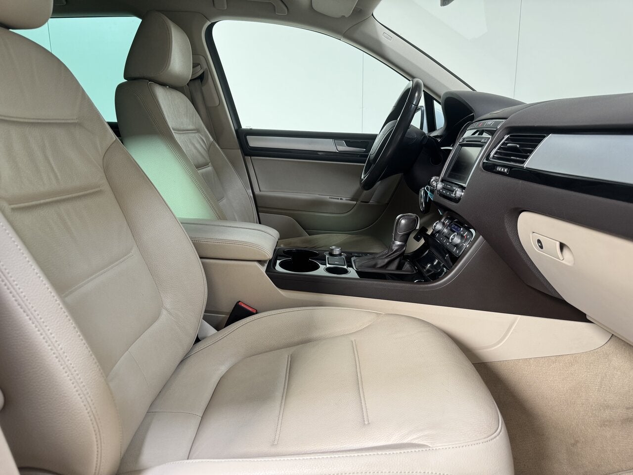 Volkswagen Touareg V6 TDI 4X4 - Airco - Leder -Euro6 Topsta, Autos, 0 kg, 0 kg, https://public.car-pass.be/vhr/73643b5f-23ee-4e05-b670-466d7bb34318